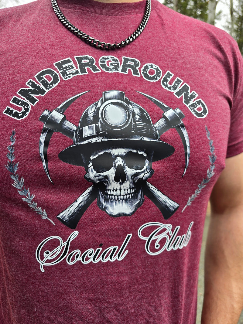 T-shirt - UNDERGROUND SOCIAL CLUB